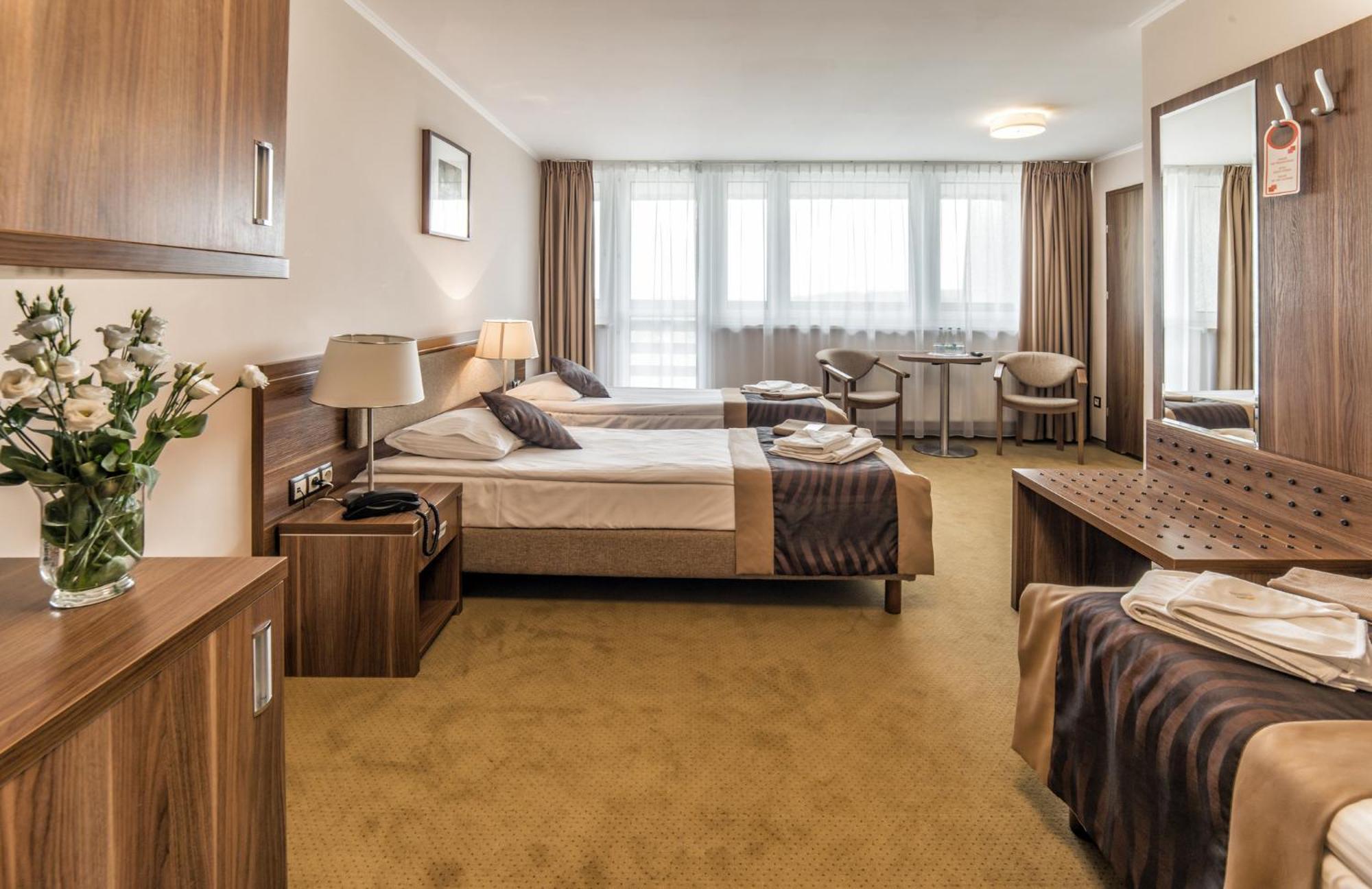 Hotell & 3*